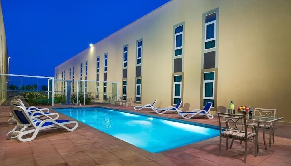 City Hotel Duqm, Pool