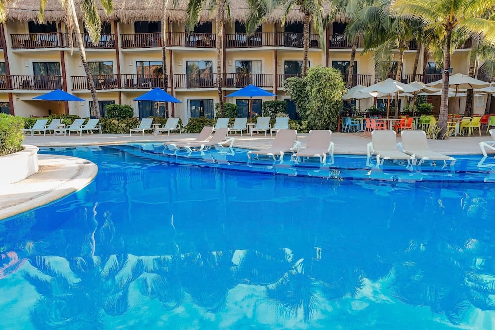 The Reef Coco Beach Resort & Spa- Optional All Inclusive, Outdoor pool