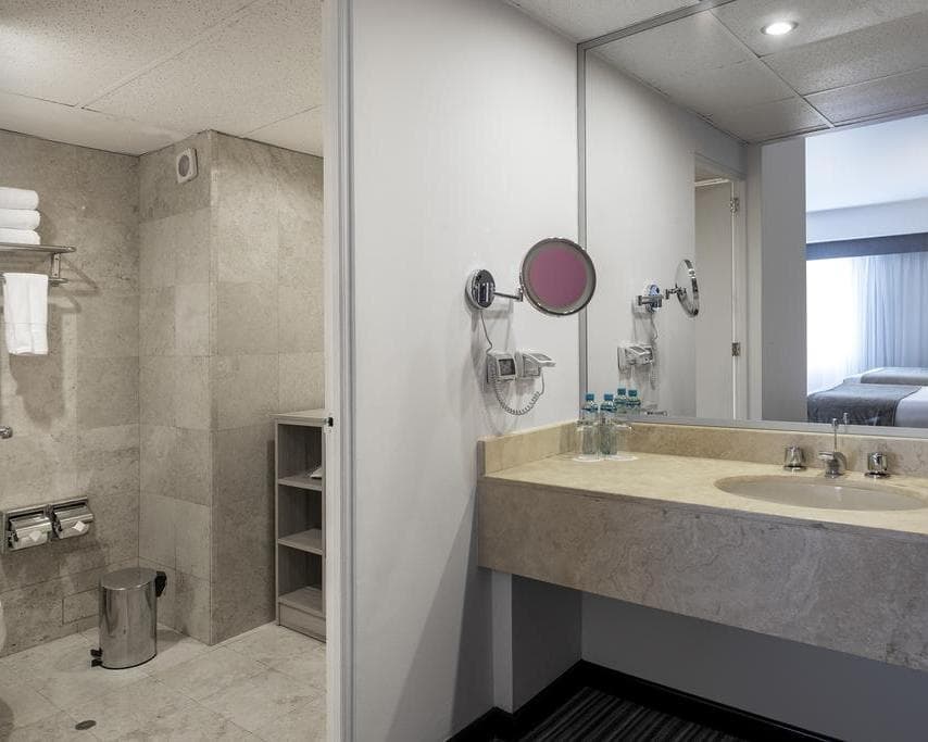 Crowne Plaza Hotels & Resorts, 