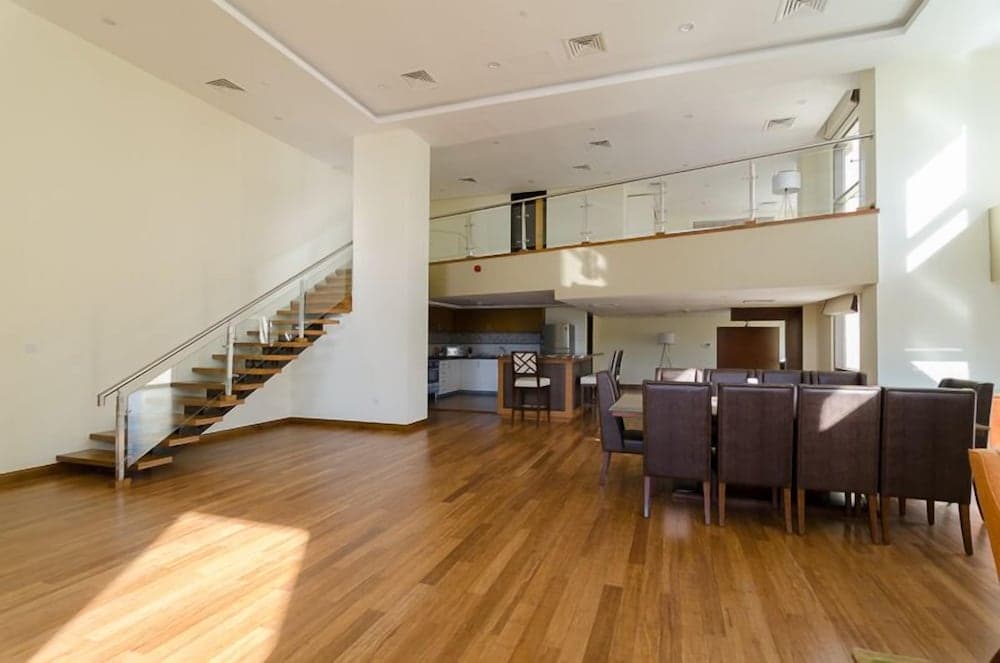 Roda Amwaj Suites, Living area