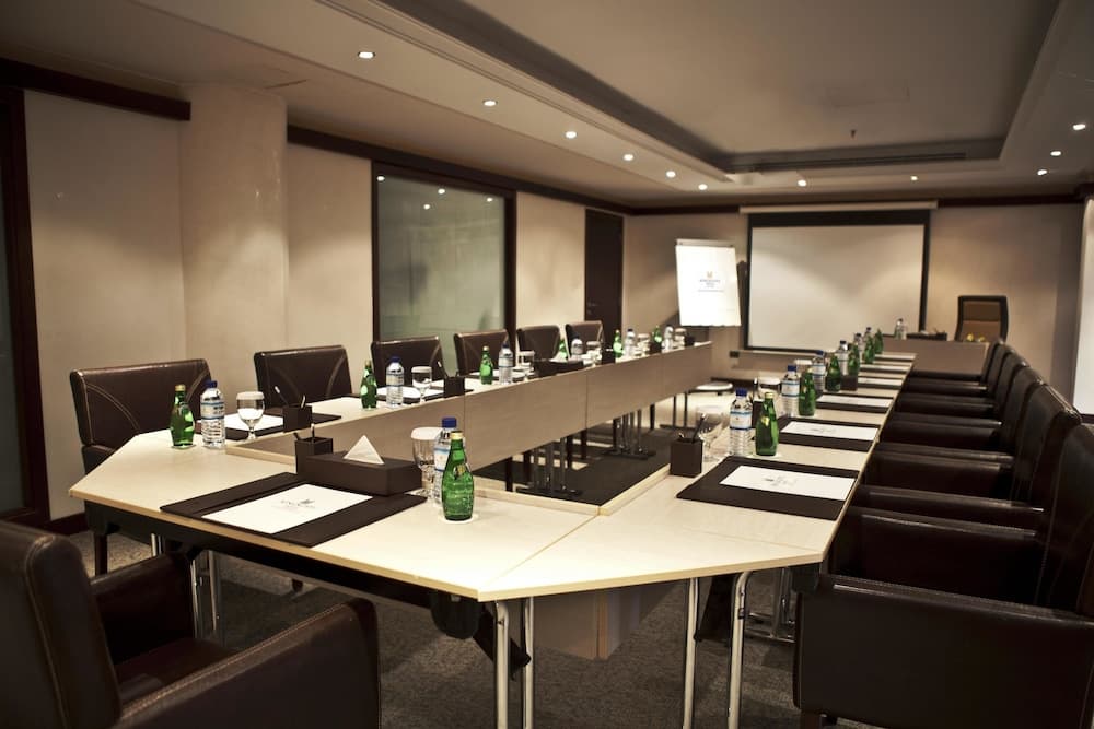 Kingsgate Hotel Abu Dhabi, Meeting facility