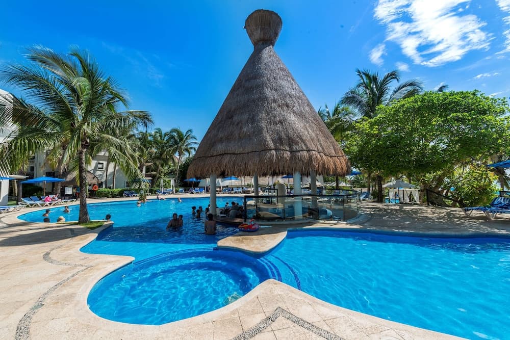 The Reef Playacar Beach Resort & Spa, Pool