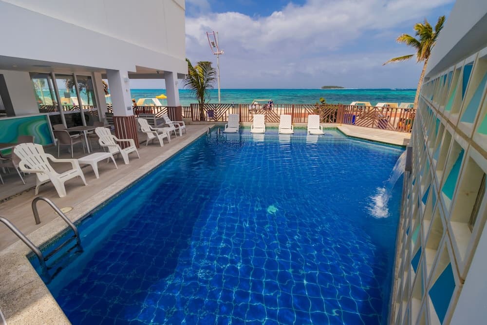 Hotel Bahia Sardina, Pool