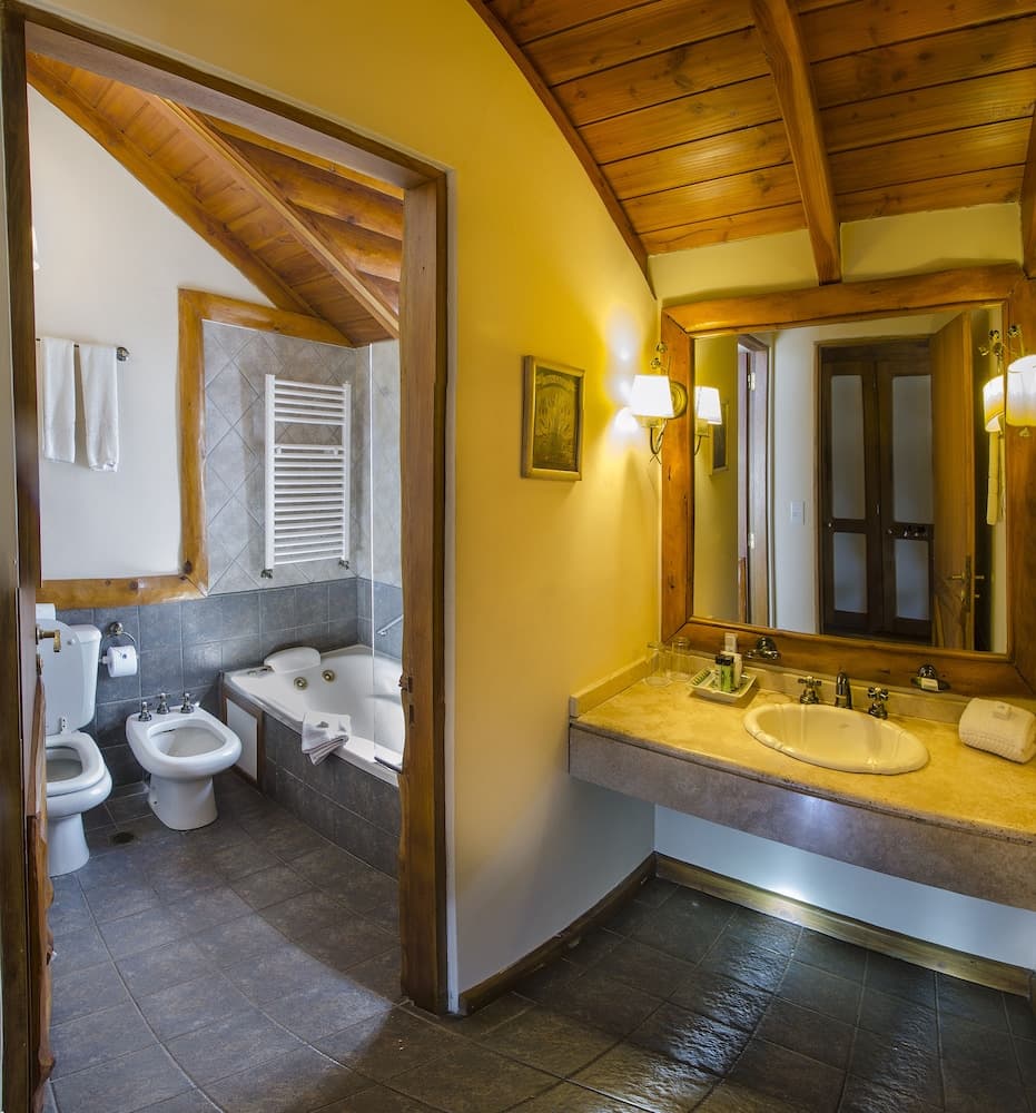 Nido del Condor Hotel & Spa, Bathroom