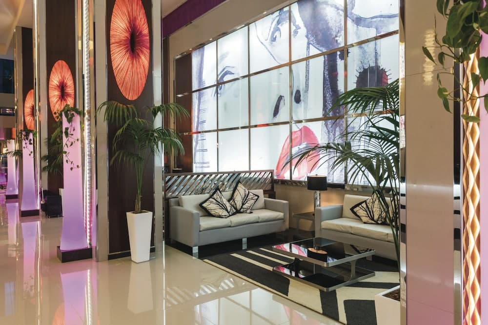 RIU Plaza New York Times Square, Lobby sitting area