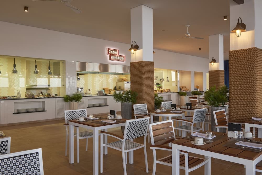 Melia Llana Beach Resort & Spa - Adults Only (18+), Dîner romantique