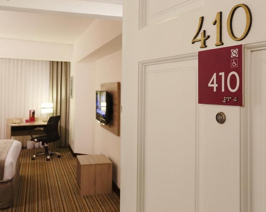 Crowne Plaza Hotels & Resorts, 