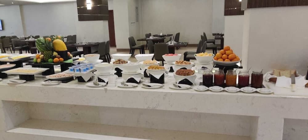 The Plaza Hotel and Resort, Restaurant