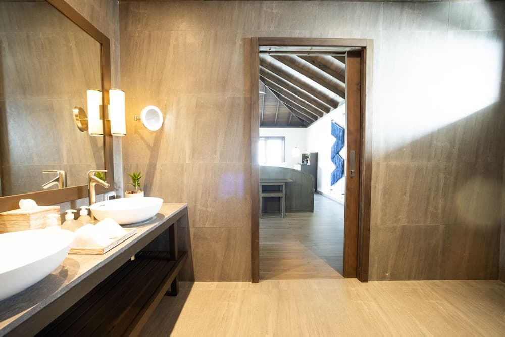 Jawakara Islands Maldives, Bathroom