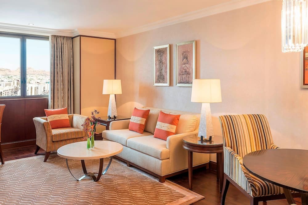 Sheraton Oman Hotel, Living area