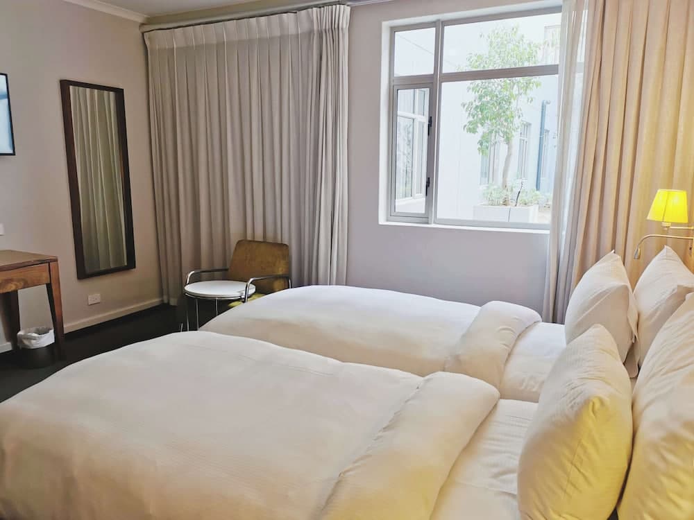 DoubleTree by Hilton Cape Town - Upper Eastside, Room