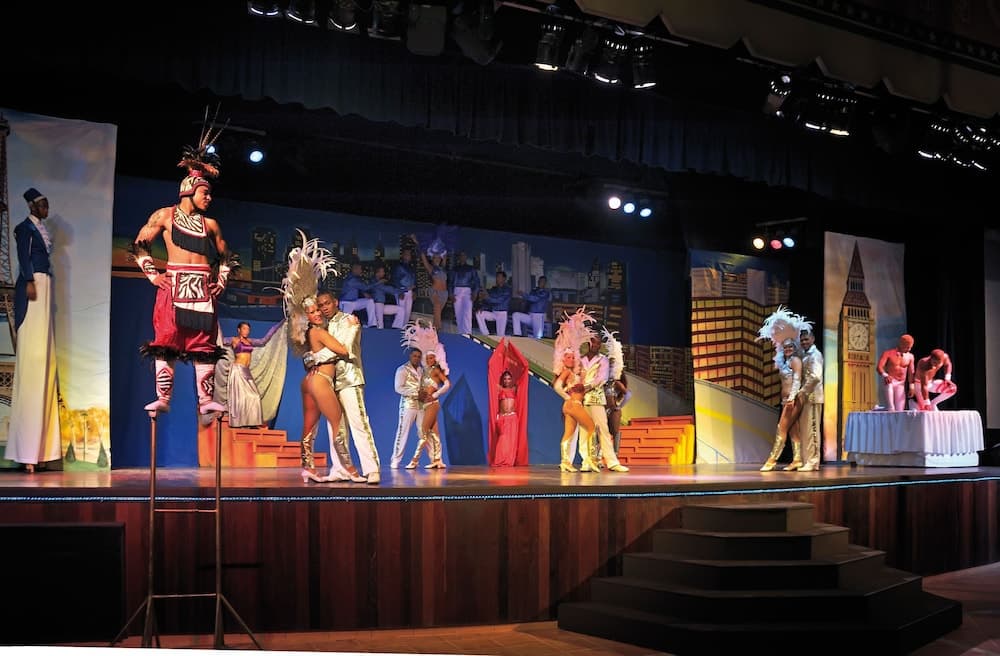 OLD777-Bahia Principe Grand Turquesa Punta Cana - GATTINONI, Theater Show