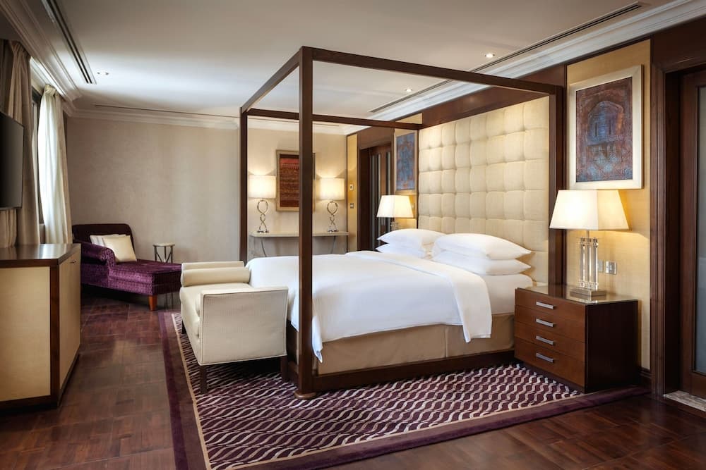 Sheraton Oman Hotel, Room