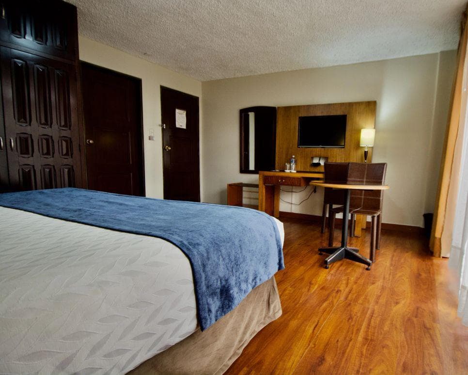 HOTEL SANTA MÓNICA , 