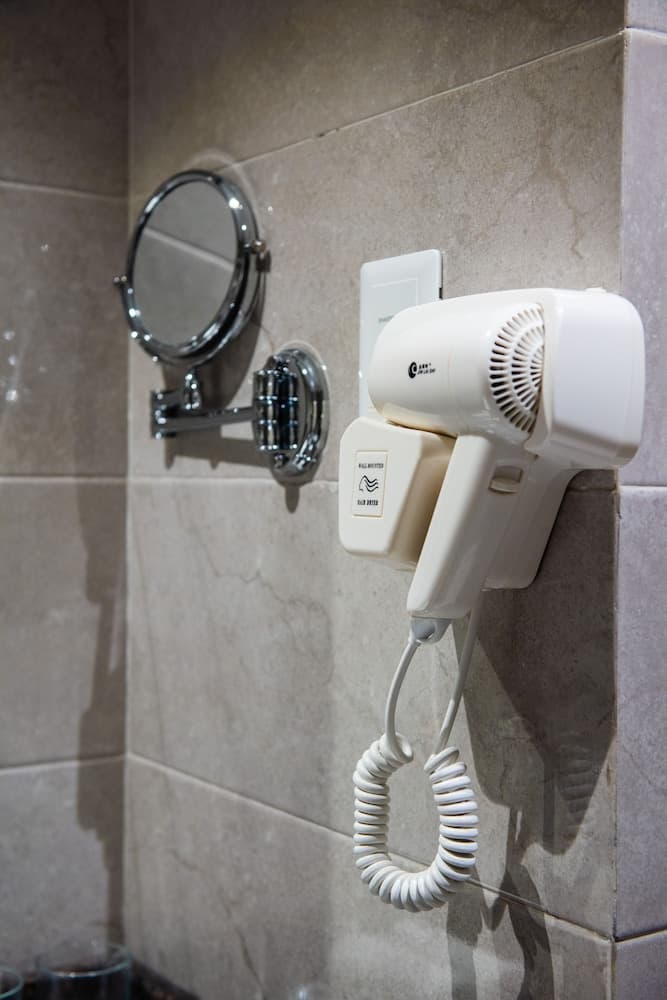 Rozana Hotel, Bathroom