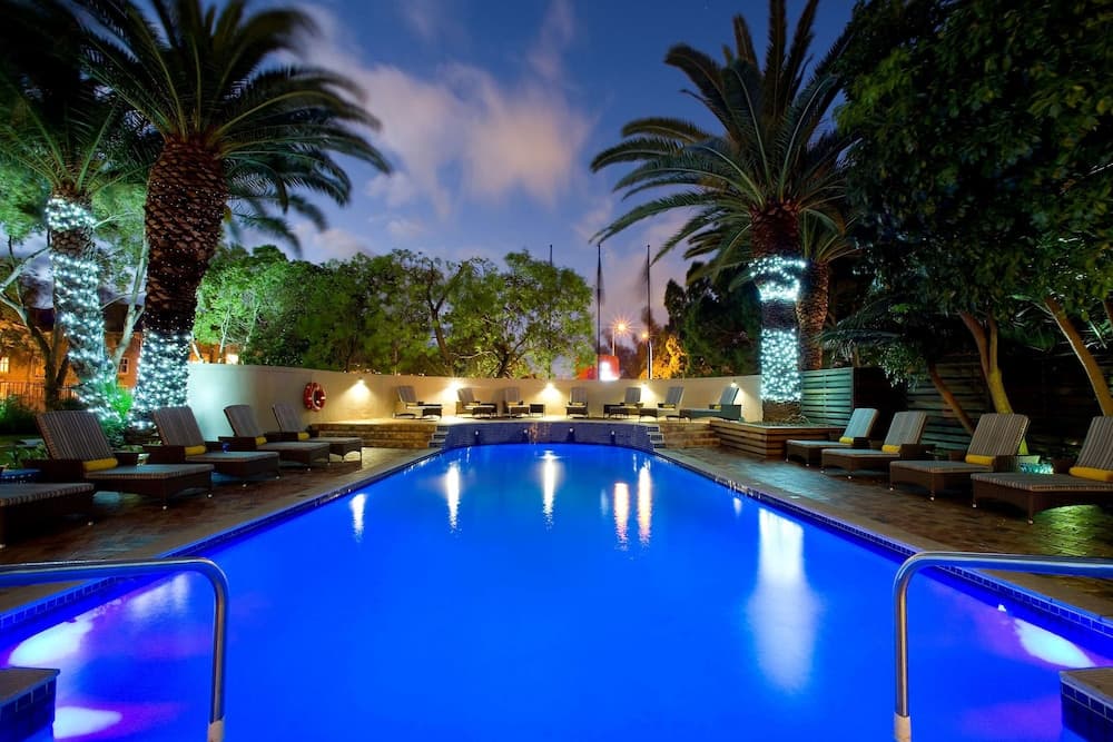 SunSquare Cape Town Gardens, Outdoor pool