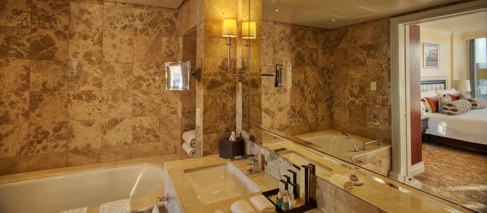 Taj Cape Town, Bathroom