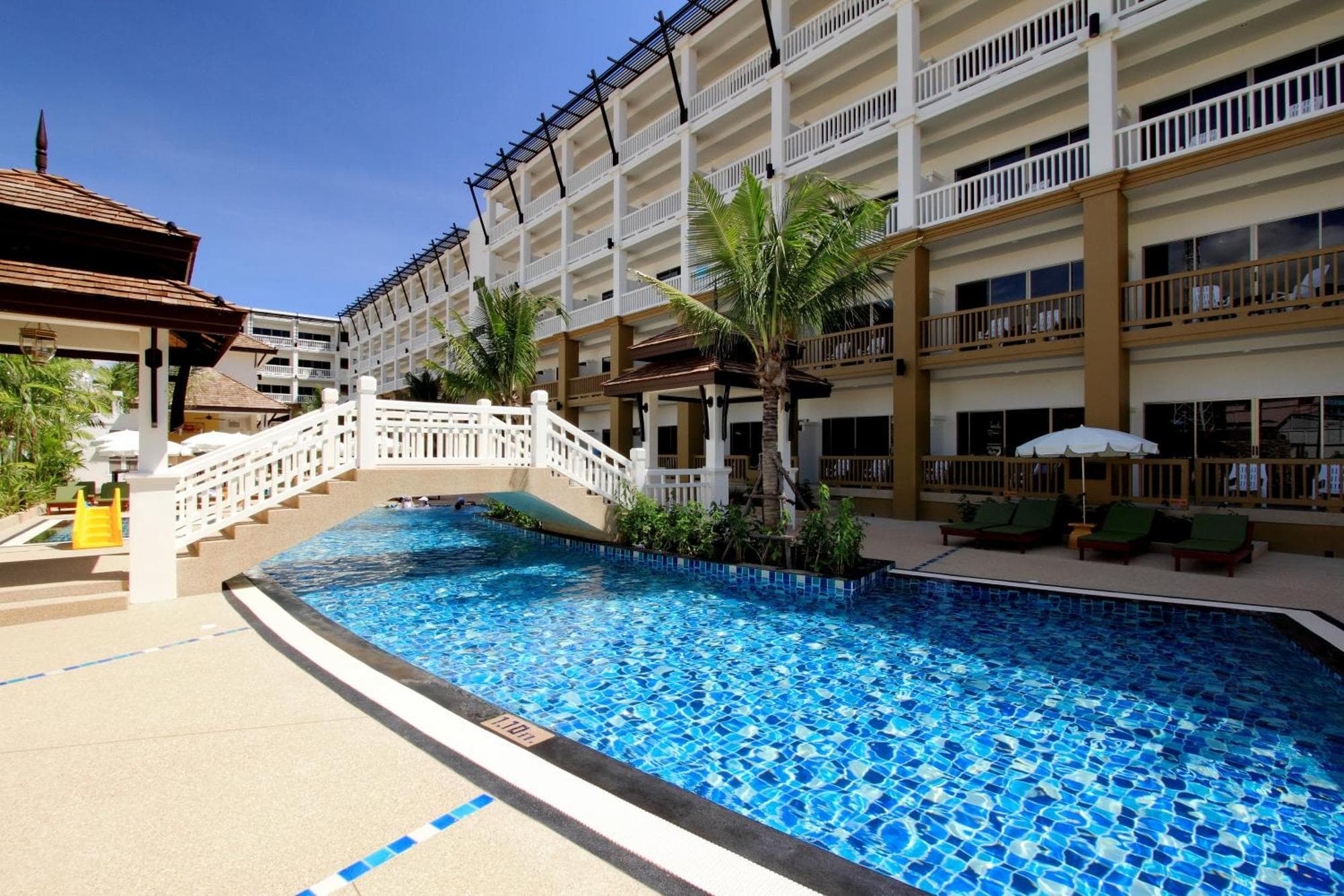 Kata Sea Breeze Resort - SHA Plus, 