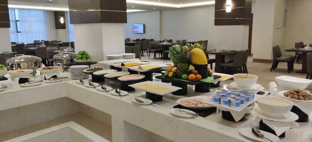 The Plaza Hotel and Resort, Restaurant