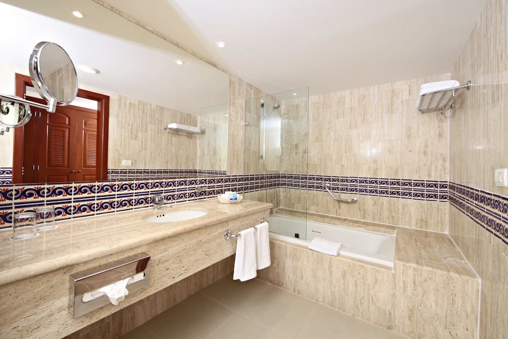 Bahia Principe Grand Coba - All Inclusive [Bloqueos], Bathroom