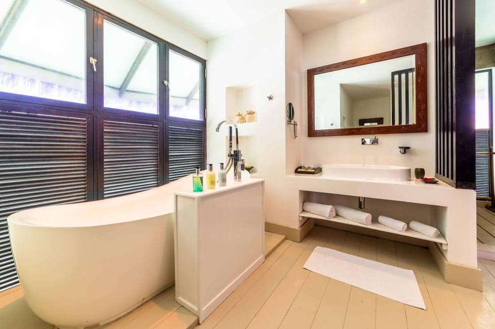 Kihaa Maldives - Trasferimenti Volo Domestico + Barca Veloce Inclusi - Airone Selection, Bathroom