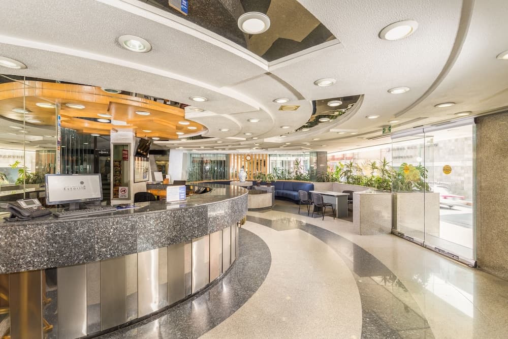 *Hotel Estoril, Reception