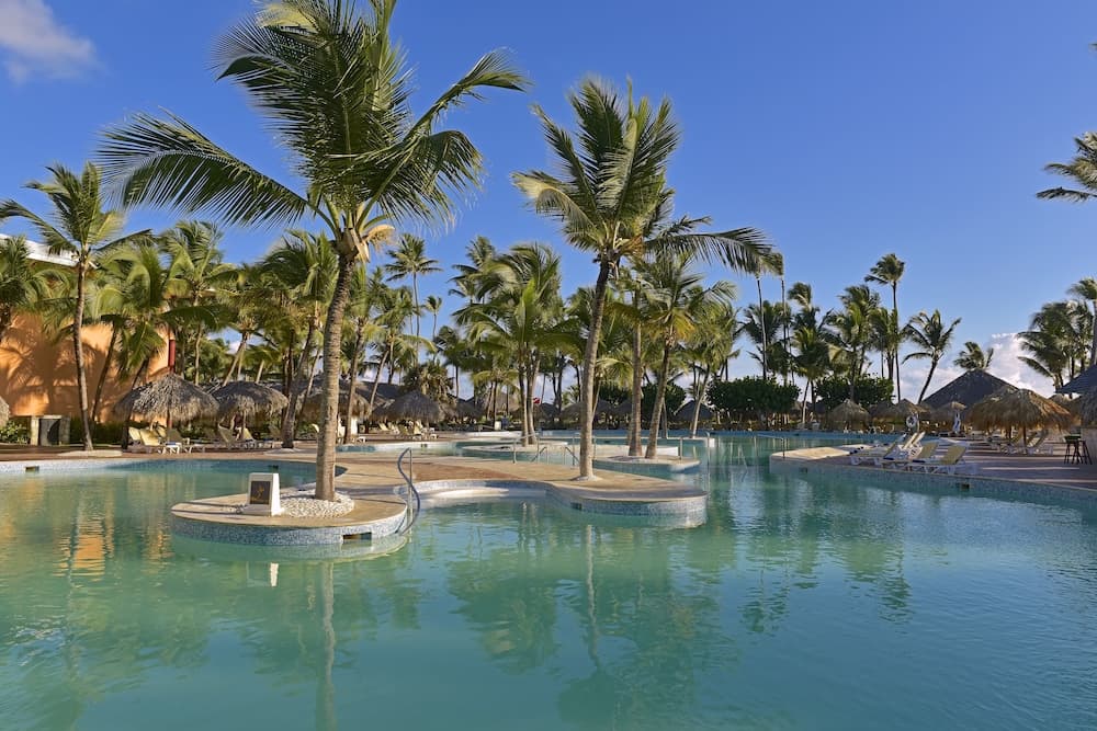 Iberostar Waves Punta Cana - All Inclusive, Outdoor pool