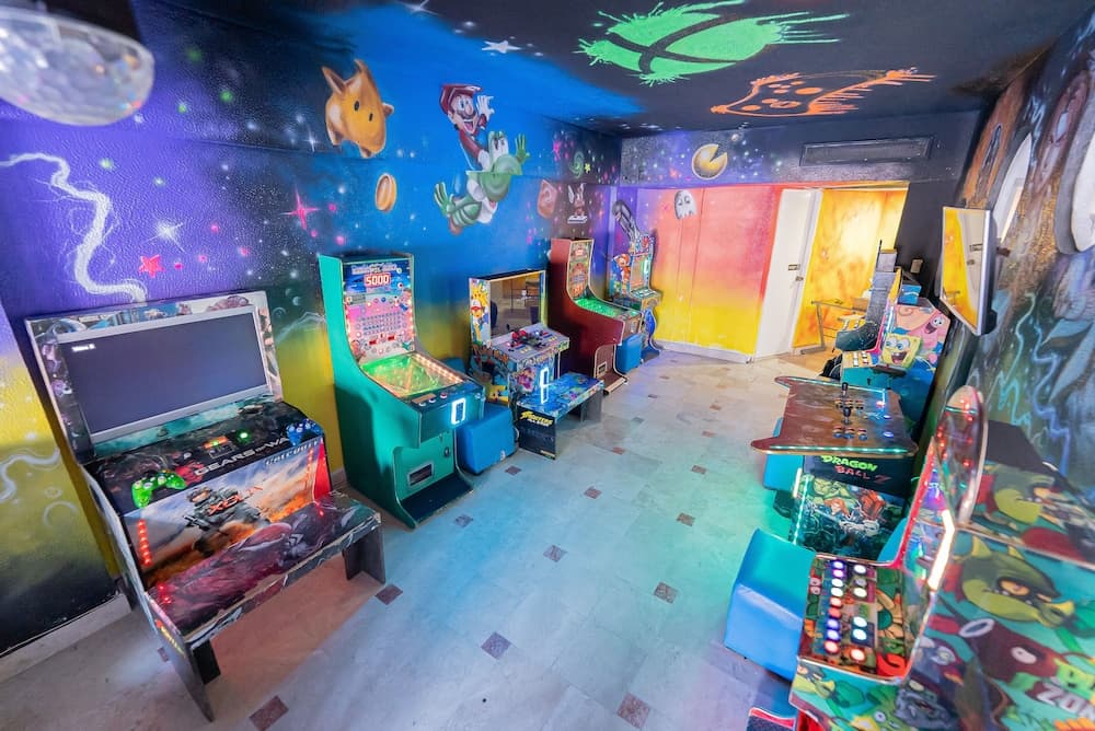 *Playa Suites, Arcade