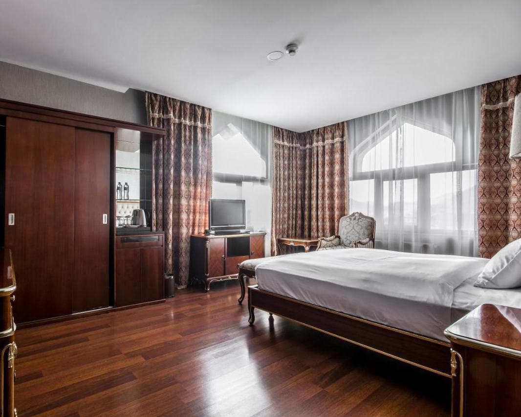 SHEKI PALACE HOTEL , 