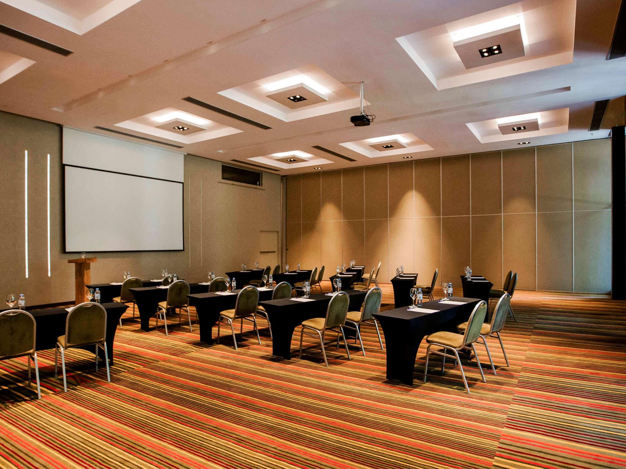 Mercure Iguazu Hotel Iru, Conferences
