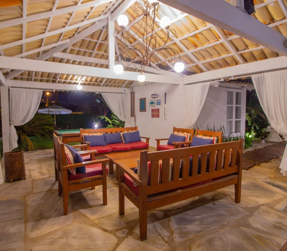 Bucaneiro, Bar (on property)