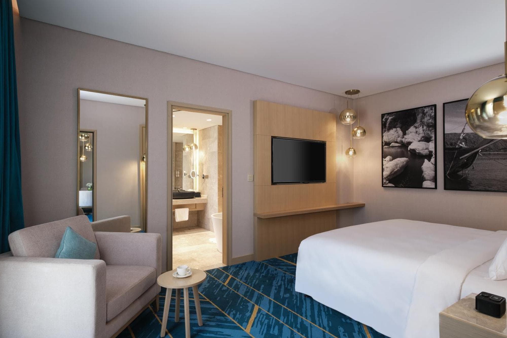 Maani Muscat Hotel & Suites, 