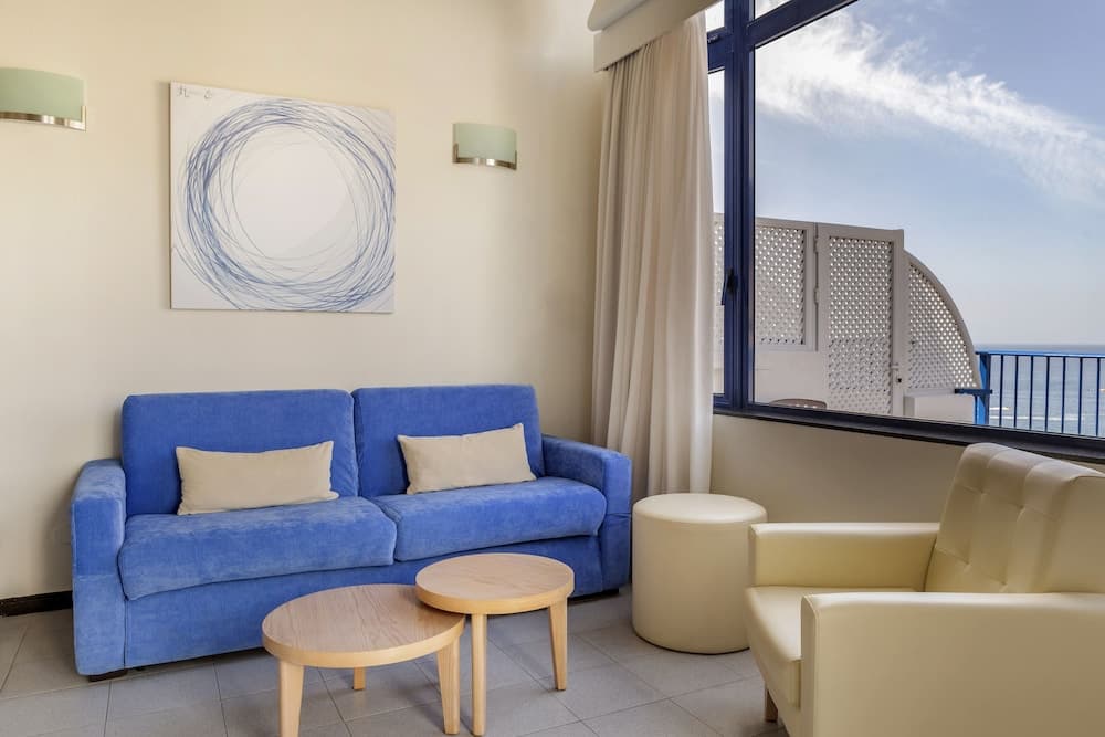 Club Cala Blanca, Living area