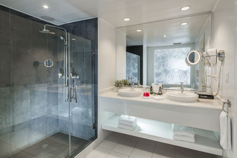 Ocean Blue & Sand Beach Resort - All Inclusive, Bathroom