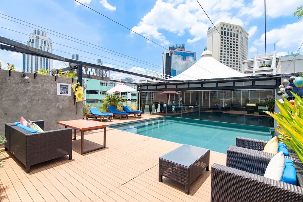 Galleria 10 Sukhumvit Bangkok by Compass Hospitality, Indoor/outdoor pool