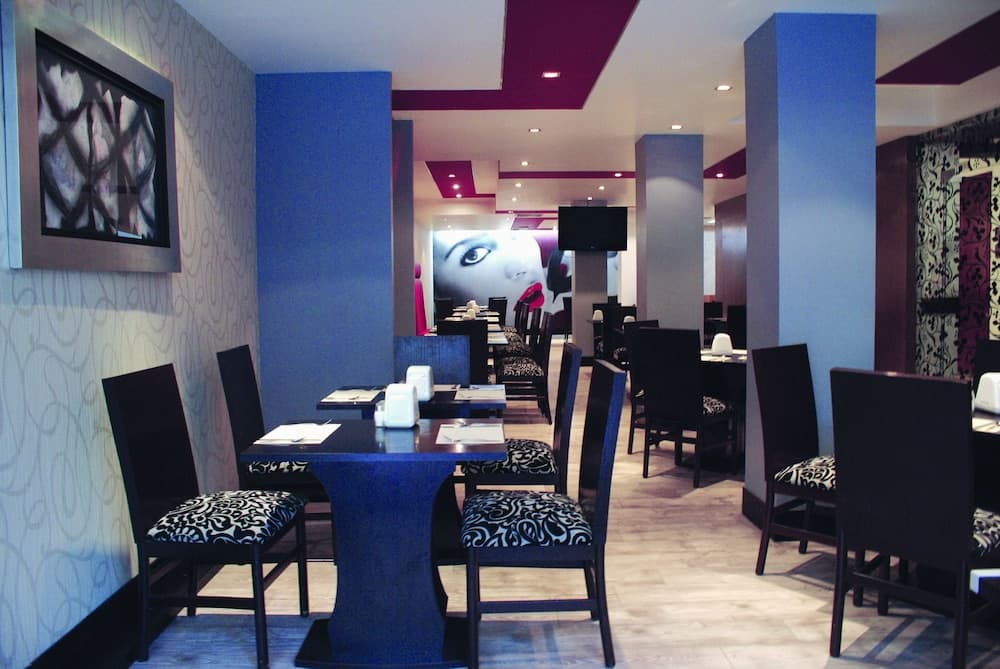 *Regente Hotel, Restaurant