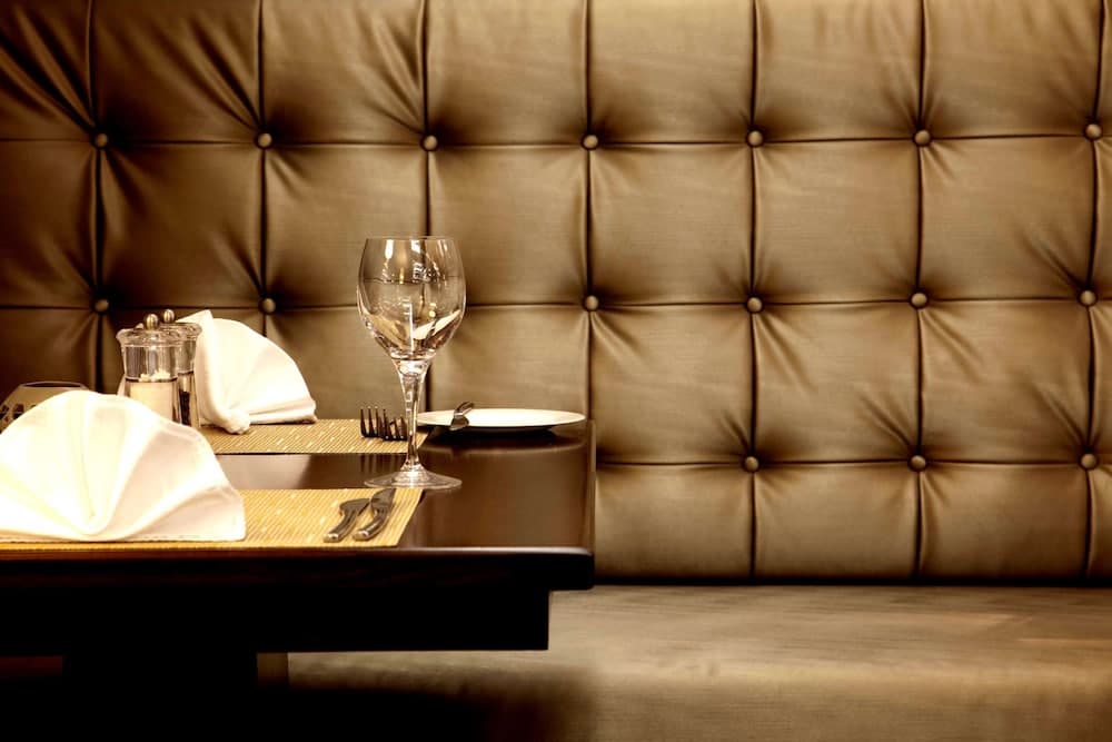 DoubleTree by Hilton Cape Town - Upper Eastside, Dining