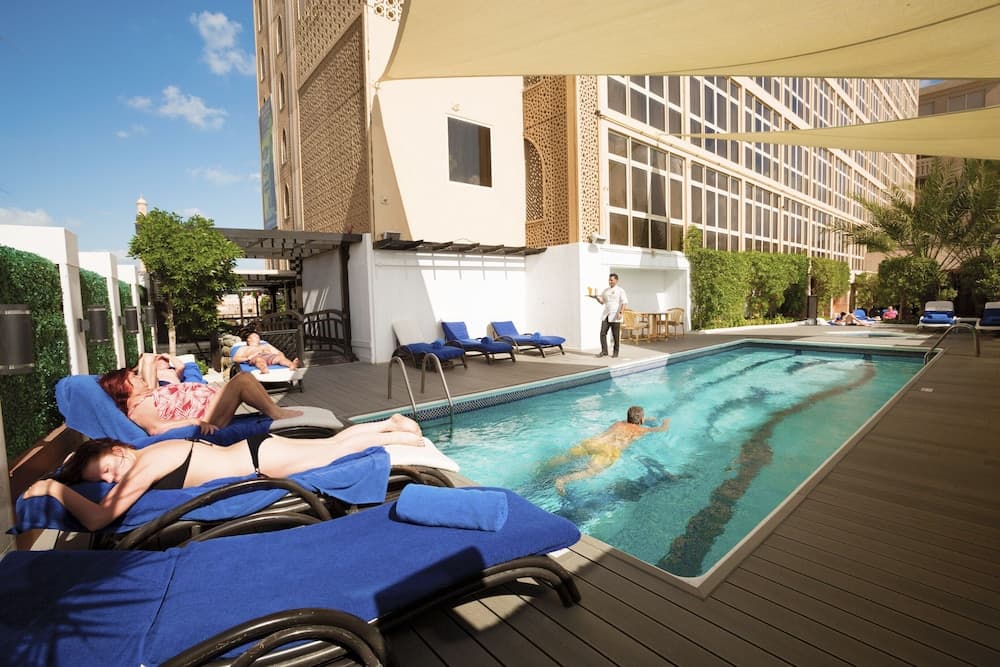 Arabian Courtyard Hotel & Spa, Outdoor pool