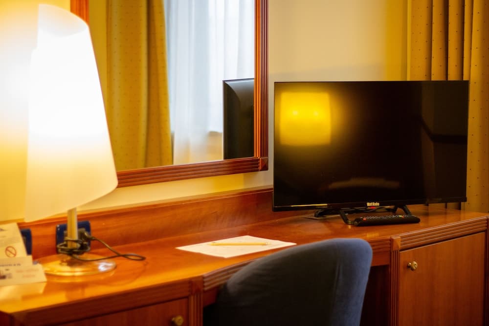 Pacific Hotel Fortino , Room