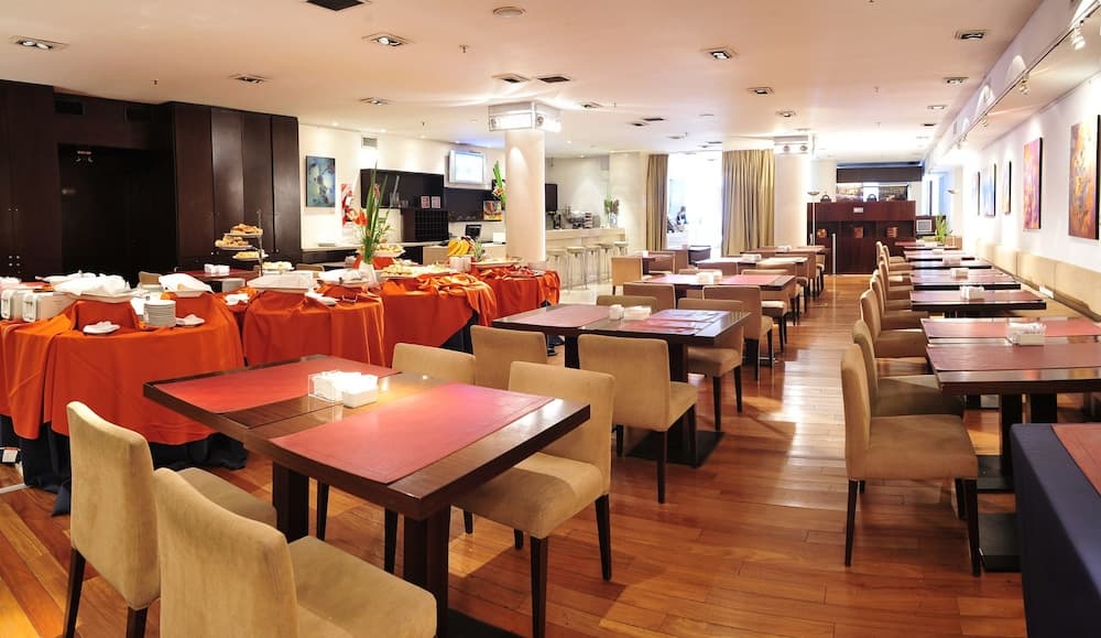 Dazzler by Wyndham Buenos Aires San Martin, Para comer