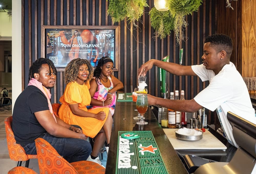 ONOMO Hotel Johannesburg Sandton, Sports bar