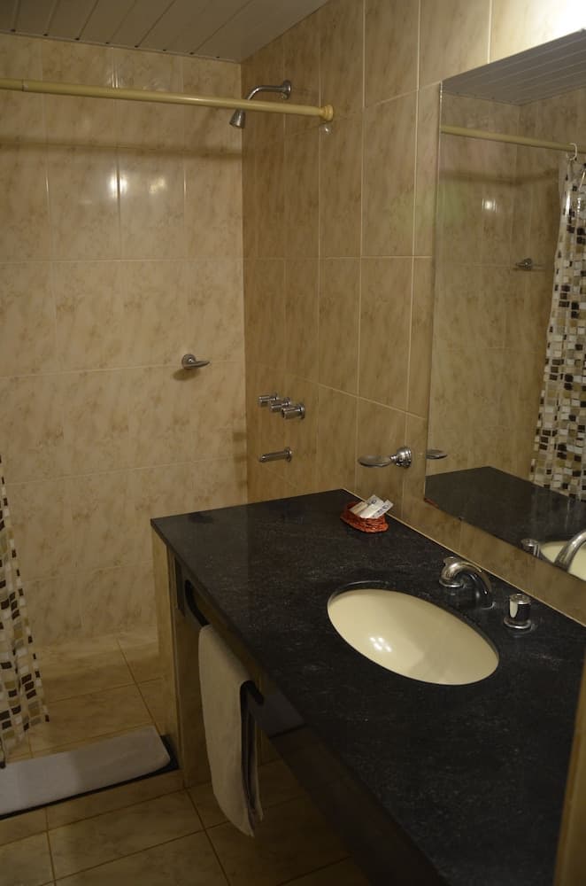 Marcopolo Suites Iguazu, Bathroom