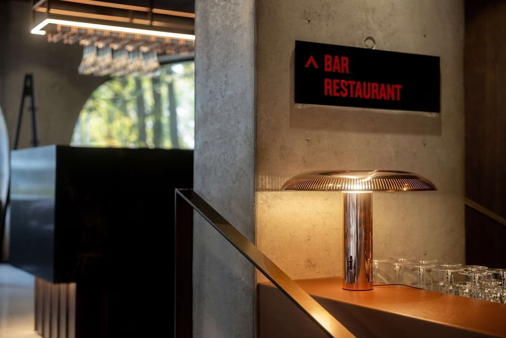 Radisson RED Helsinki, Lobby