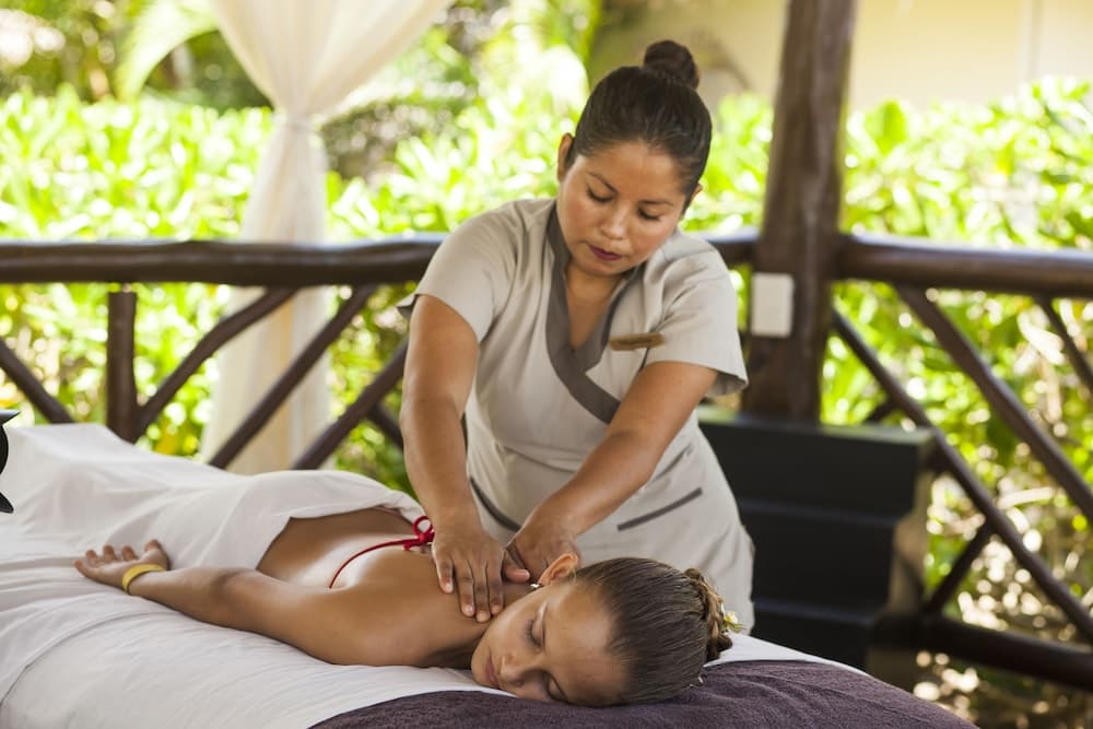 Allegro Playacar, Massage