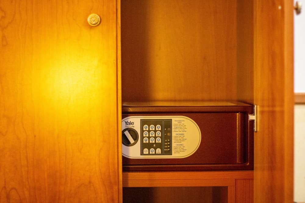 Pacific Hotel Fortino , Room