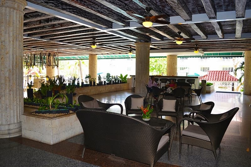 Las Americas Casa de Playa, GEN