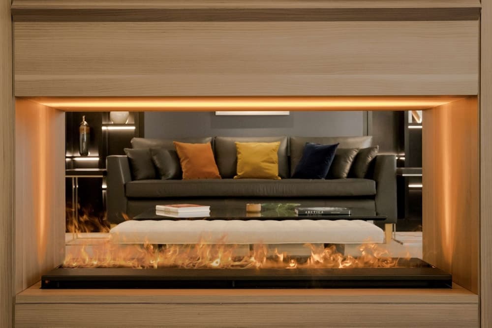 NH 9 de Julio ou Similar, Lobby