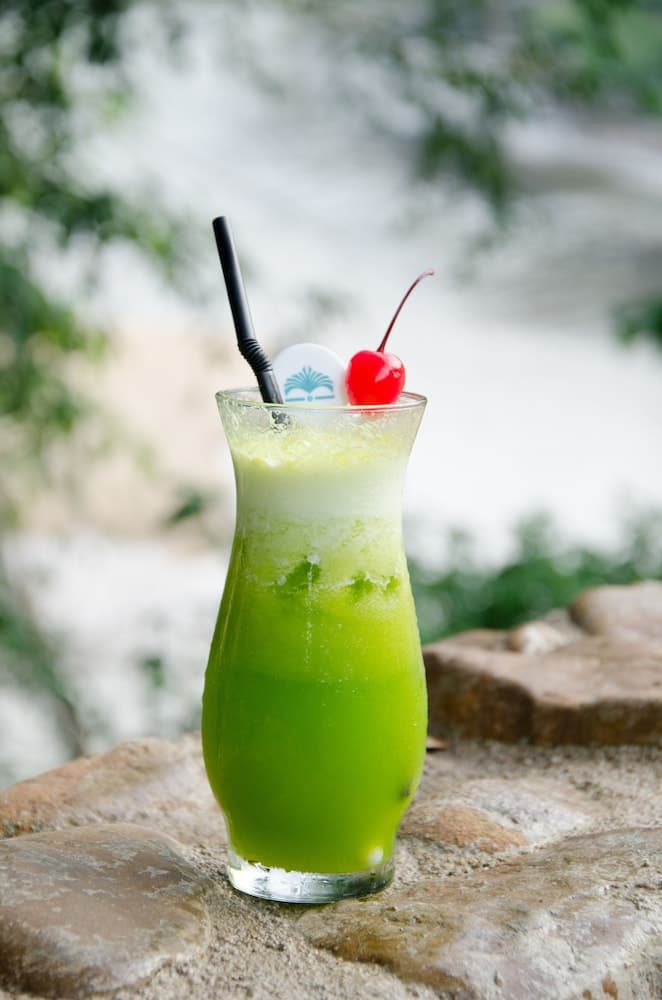 Mutiara Taman Negara, Food and drink