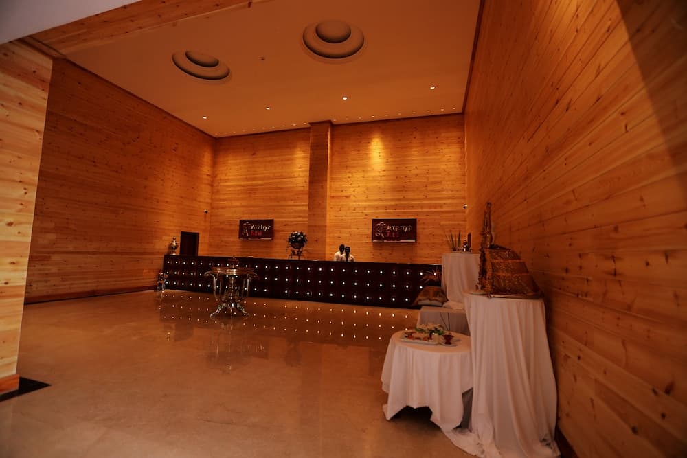 Araliya Red, Reception