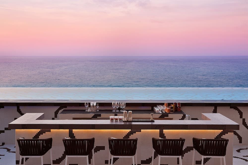 W Muscat, Restaurant